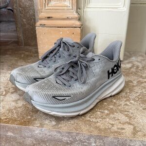 Hoka Clifton 9 sneakers